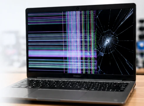 Laptop screen repair Montreal - cracked screen, lines and LCD replacement